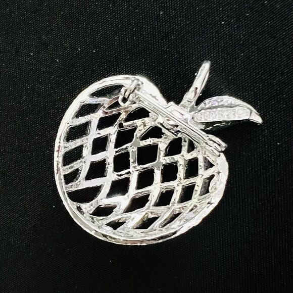 Gerry’s Vintage Silver Tone Open Basket Weave Apple Pin Brooch Pendant 4210 - Picture 5 of 8